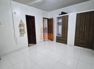 Apartamento · 79m² · 2 Quartos · Um Lugar Imoveis aluga: Apartamento de altos semimobiliado, funcional de 79 m2 com 2 quartos e local