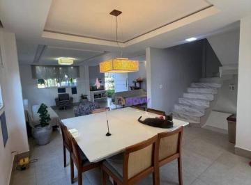 6164f8c75659bd71a4bf90b80441929943b392aa · Encantadora casa triplex em condominio