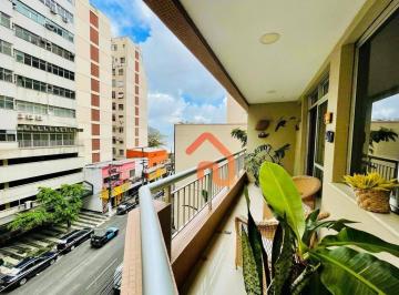 7d664e2eeba63d41222b6a08f2a46d56abac0d3c · Apartamento 03 amplos quartos (sendo 1suíte), sala em L com 2 ambientes, varanda, copa, cozinha e 02