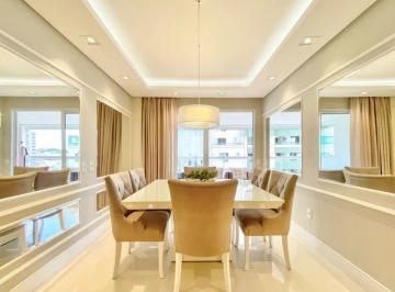 28a6e87cae2fc3ebbfa01bf18c29c2389db19d56 · Apartamento com 3 suítes no bairro Campinas, em São José/SC.