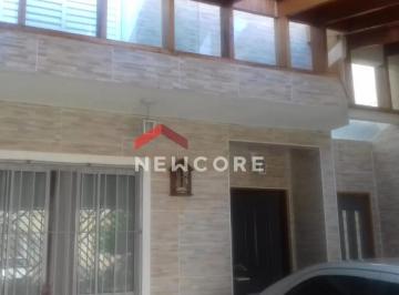 Casa · 150m² · 3 Quartos · 2 Vagas · Sobrado em Rua José Simões Ferreira Filho - Jardim D'Abril - Osasco/SP