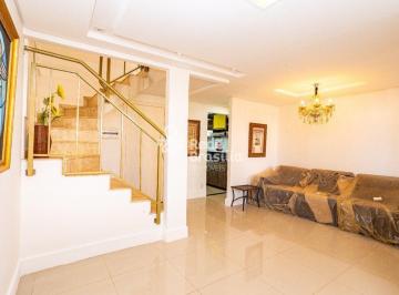 Casa · 130m² · 3 Quartos · 2 Vagas · Quadra 08 - Excelente casa reformada com 3 quartos - 1 suíte e 2 vagas de garagem - Jardins Mangueir