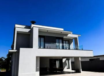 Casa de 3 quartos, São José dos Campos · Casa com 250 m² e 3 quartos à venda em Urbanova