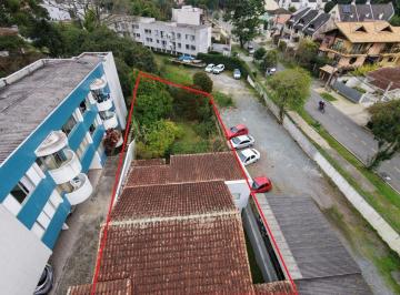 Casa de 3 quartos, Curitiba · ESTUDA PERMUTA: Casa com 3 quartos e 2 vagas em terreno de 620m² próximo ao Hospital N.S. das Graças