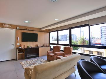 Apartamento de 2 quartos, Porto Alegre · Amplo apartamento com 2 suítes
