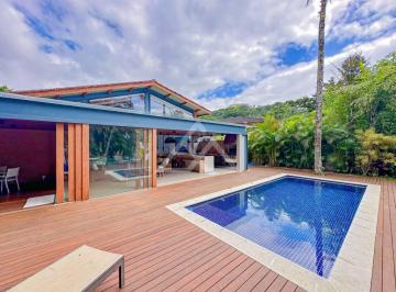 Casa de 5 quartos, Ubatuba · Casa de Condomínio pé na areia, com 450 m e 5 suítes na Praia do Pulso.