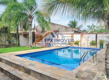 Casa de 3 quartos, Itanhaém · Casa com 3 quartos e piscina em Itanhaém.