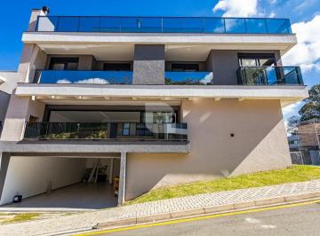 Casa de 4 quartos, Curitiba · Triplex em condomínio fechado com 4 suítes, 2 churrasqueiras e elevador à venda