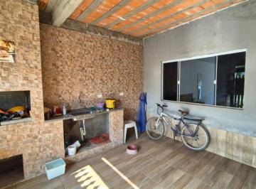 Casa de 2 quartos, Itanhaém · Casa com 2 quartos e área gourmet em Itanhaém.