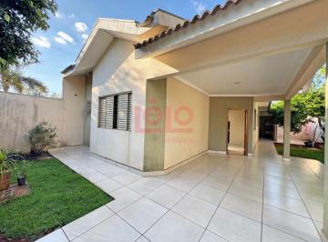 Casa · 130m² · 3 Quartos · 3 Vagas · Casa de esquina com quintal