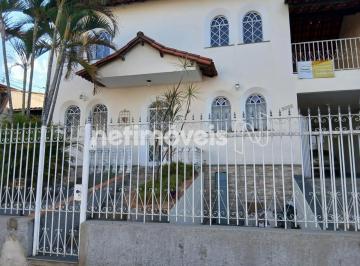 Casa · 261m² · 4 Quartos · 8 Vagas · Casa no Rio Branco