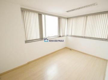 Comercial · 36m² · 1 Vaga · Sala comercial para locação! Próximo ao metrô!