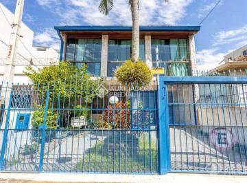 Casa · 195m² · 3 Quartos · 3 Vagas · Residência com 3 dormitórios com piscina, garagem pra 3 carros