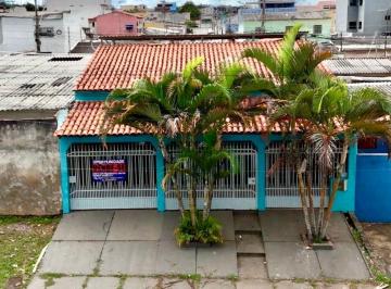 Casa de 3 quartos, Santa Maria · Casa Sobrado com 3 Quartos e 2 Vagas em Santa Maria – Excelente Localização e Ótimo Custo-Benefício