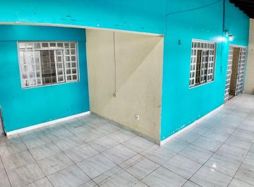Casa de 3 quartos, Santa Maria · Casa Sobrado com 3 Quartos e 2 Vagas em Santa Maria – Excelente Localização e Ótimo Custo-Benefício