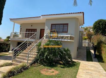 Foto 01 · Imóvel de alto padrão em condomínio com 3 quartos, 1 suíte, 3 salas e mais! Venha conferir!