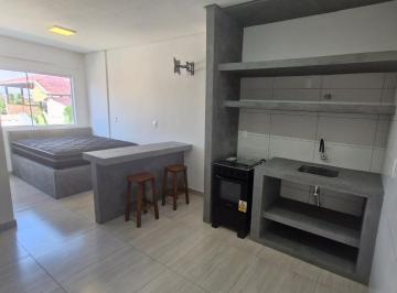 Apartamento de 1 quarto, Balneário Piçarras · Aluguel anual de Kitnet/loft mobiliada por R$ 1.590,00 em Balneário Piçarras