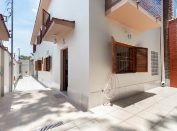 8f07d26d-7da7-48d0-8a4e-e0eddbe54cd2 · Versátil casa para venda em Planalto Paulista com 3 quartos, sendo 1 suíte, 221m²