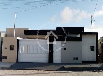 Casa com piscina à venda no Luar da Barra 1 | 3 quartos sendo 1 suíte, garagem e área gourmet · Casa com piscina à venda no Luar da Barra 1 | 3 quartos sendo 1 suíte, garagem e área gourmet
