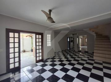 Casa · 250m² · 4 Quartos · 3 Vagas · Sobrado com 4 quartos, sala, cozinha, 2 banheiros e 3 vagas de garagem
