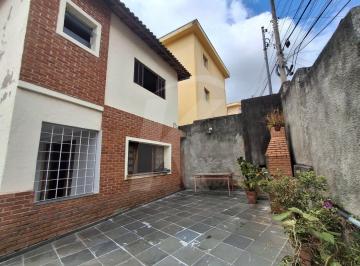 Casa · 250m² · 4 Quartos · 3 Vagas · Sobrado com 4 quartos, sala, cozinha, 2 banheiros e 3 vagas de garagem