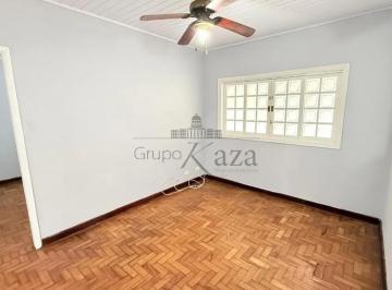 Casa · 168m² · 2 Quartos · 2 Vagas · Oportunidade - Casa - Vila Ema - 2 Dormitórios - 150m²