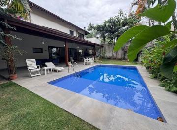 b982d465e2a930a0c9db69459439eb8404f37eee · Casa em Juquehy com vista mar | 3 dormitórios | Piscina e churrasqueira | 30m da praia