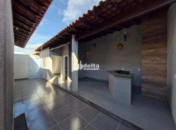 Casa · 240m² · 3 Quartos · 3 Vagas · Casa residencial com 3 quartos sendo 1 suíte disponível para locação e venda no bairro Planalto em U