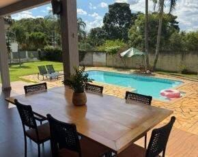 Casa · 400m² · 3 Quartos · 2 Vagas · CASA DE ALTO PADRÃO DISPONIVEL PARA LOCAÇÃO EM CONDOMÍNIO FECHADO