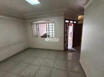 Casa · 300m² · 3 Quartos · 4 Vagas · Casa com 3 quarto sendo 1 suíte disponível para locação no bairro Santa Mônica em Uberlândia-MG