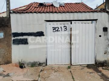 Casa · 125m² · 3 Quartos · 1 Vaga · Casa com boa localização e preço de ocasião para reforma.