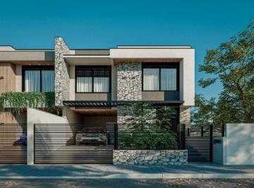 Casa · 127m² · 3 Quartos · 2 Vagas · Casa Alto Padrão no Parque São Jorge, Itacorubi, Florianópolis/SC