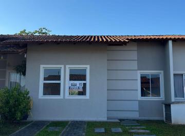 Casa · 50m² · 2 Quartos · 1 Vaga · Casa pronta em condomínio fechado com 2 dormitórios e amplo terreno em Araquari