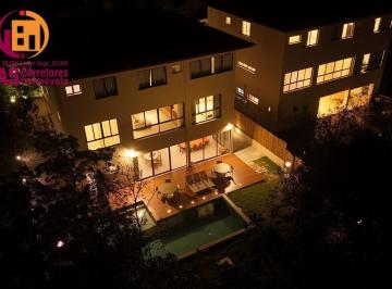 Casa · 657m² · 8 Quartos · 4 Vagas · Casa mobiliada com 8 suítes em Condomínio em Praia do Forte, Mata de São João/BA