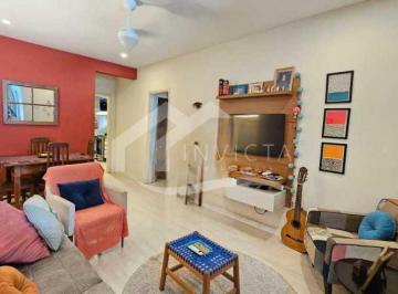 Apartamento · 72m² · 2 Quartos · 1 Vaga · Apartamento amplo e iluminado em Botafogo . Rua tranquila e vaga garantia