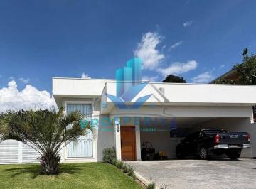 Casa · 231m² · 3 Quartos · 2 Vagas · Excelente Casa de Alto Padrão à Venda