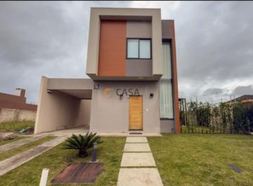 Foto 01 · Sobrado de luxo à venda em São José dos Pinhais: 3 quartos, 3 suítes, 4 banheiros, 2 garagens - Cond