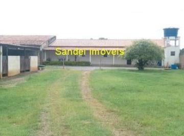 Foto 01 · Chácara  para locação em Salto de Pirapora-SP, Jd Eldorado: 3 quartos, 2 banheiros, 9 vagas, 200m². 