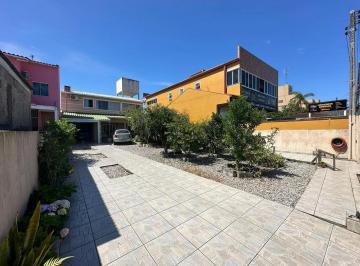 Casa · 450m² · 5 Quartos · 5 Vagas · Casa 6 Quartos com 3 Suítes e 450m² - Praia João Rosa