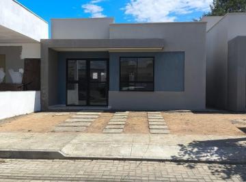 Casa · 132m² · 3 Quartos · 2 Vagas · Casa à Venda em Papagaio, Feira de Santana: 3 Dorms, 132m²