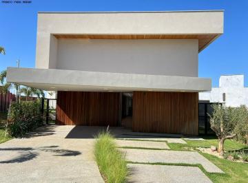 Casa · 31416m² · 4 Quartos · 4 Vagas · Casa em Condomínio para Venda em Senador Canedo, Jardins Bolonha