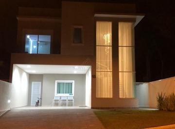 Casa · 294m² · 3 Quartos · 6 Vagas · Casa moderna com 3 suítes, piscina aquecida e 6 vagas
