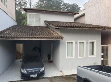 Casa · 252m² · 5 Quartos · 4 Vagas · Casa sobrado com 5 quartos, 3 suítes e área de lazer completa