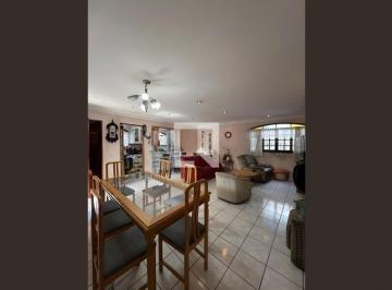 Casa · 200m² · 3 Quartos · 2 Vagas · Casa à Venda - Centro, 3 Quartos, 200 m2