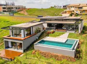 Casa · 463m² · 3 Quartos · 6 Vagas · Casa com 3 suítes no FAZENDA SERRAZUL I por R$ 5.800.000