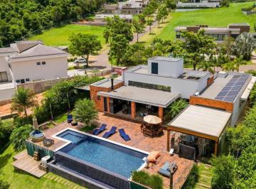 Casa · 300m² · 3 Quartos · 6 Vagas · Casa com 3 suítes no condomínio FAZENDA SERRAZUL I por R$ 3.900.000