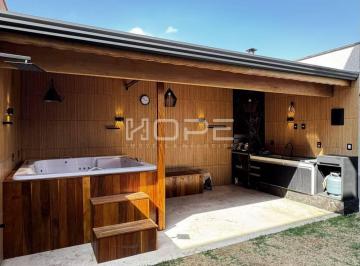 Casa · 135m² · 3 Quartos · 2 Vagas · Casa para comprar 3 suites e jacuzzi no condominio em Santana de Parnaiba