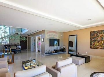 Casa · 362m² · 4 Quartos · 2 Vagas · Casa de Alto Padrão com Habite-se no Jardim Botânico 3 Suítes, Piscina Aquecida e Segurança 24h