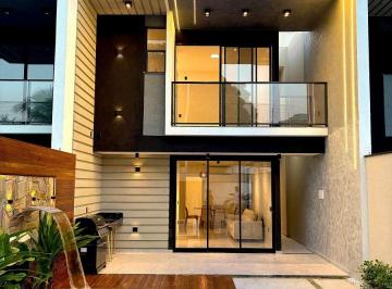 Casa de 4 quartos, Eusébio · Duplex no Eusébio com 134m2, 4 Quartos, 3 Suítes, Próx. Colégio Agape, Excelente Localização.