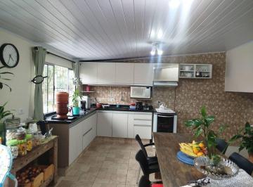 Casa · 210m² · 3 Quartos · 2 Vagas · Casa 3 Quartos Jardim Estádio Jundiaí: Churrasqueira e Edícula